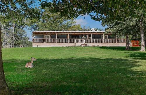 Centerville House | The Lodge At Our Texas Ranch
