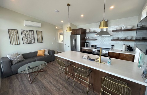 Harrison Hot Springs Apartment | The Lodge on Harrison Lake Cabin #2