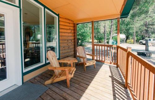 Cave Junction House | The Lodge