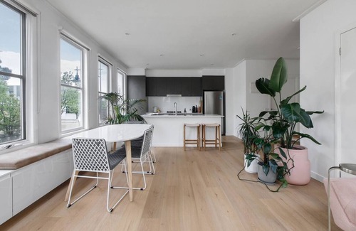 Kensington Apartment | The Loft A Chic City fringe Balcony Hideaway