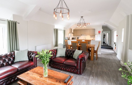Ashover Cottage | THE LOFT AT THE GEORGE, pet friendly in Clay Cross