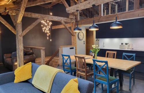La Cote-d'Arbroz Apartment | The Loft - unique apartment, NR MORZINE