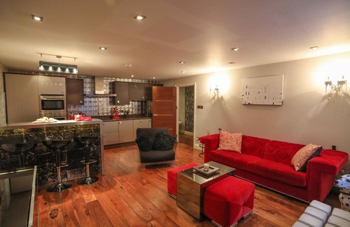 Euston Apartment | The London Nest: 2BR City Haven