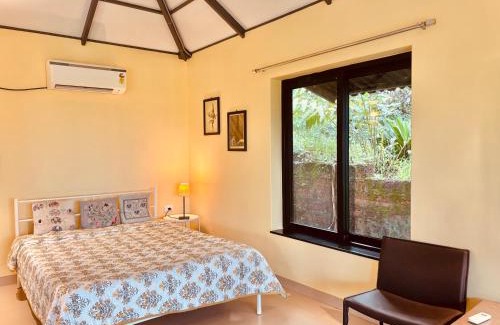 Maina Cabin | The Lookout, Hilltop Cottage