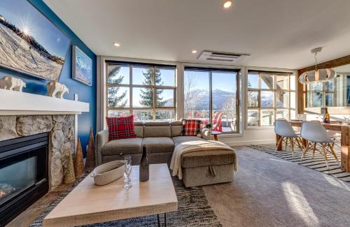 Upper Village Apartment | THE LOOKOUT PENTHOUSE/a luxe suite in Whistler