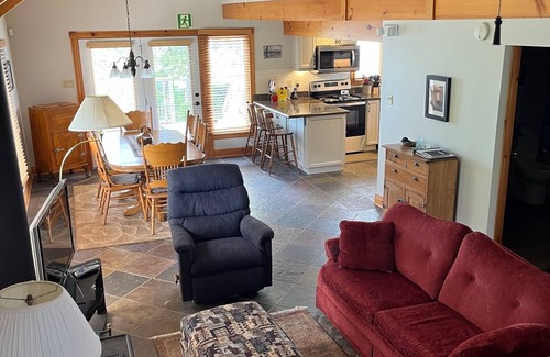 The Blue Mountains Cottage | “The Loons” Waterfront Cottage with Private Beach on Georgian Bay! Pet friendly