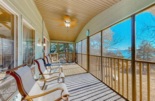 Lost Bridge Village House | The Lost Bridge Lakehouse