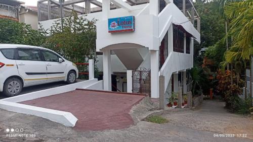 Rajiv Gandhi Nagar Bed & Breakfast | The Lotus Home