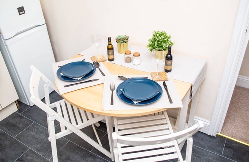 Grangetown Apartment | The Louis Armstrong - Luxury Apartment