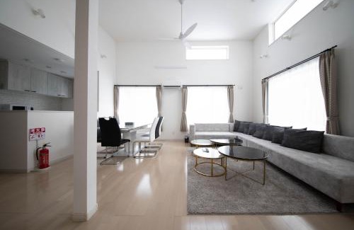 Toyohira Villa | THE LUNA LOUNGE