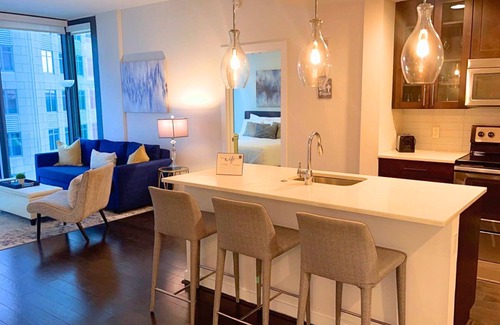 North Buckhead Apartment | The Luxe | City View | Romantic Escape