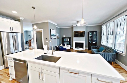 Charlotte House | {The Luxe} Heated Pool-Elegant Uptown