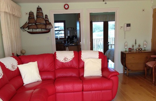 Probus Apartment | The Luxury Bluebell Apartment Suite with Wheelchair Access