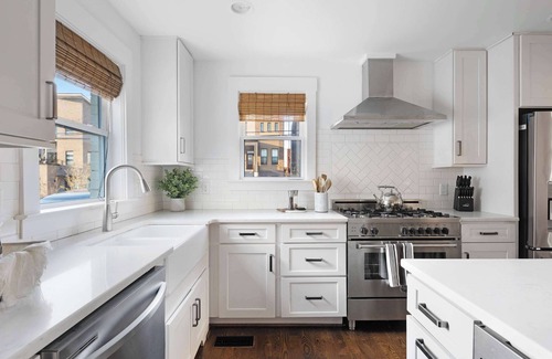 South Nashville House | The Magnolia House - 7 Beds + Full of Charm.