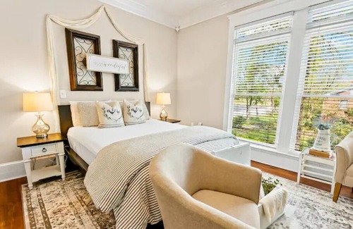 Winder House | The Mahogany Room a place to relax!