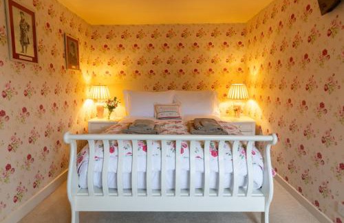 Knipton House | The Manners