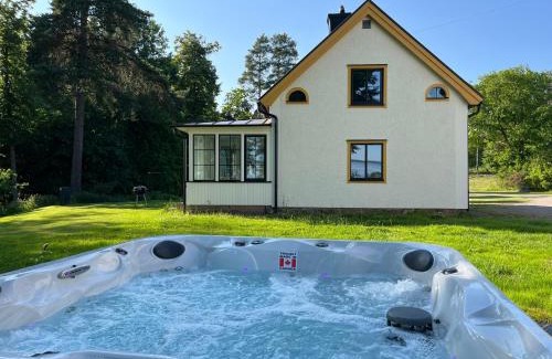 Vreta Kloster House | The Manor Wing, Lake View & Outdoor Spa