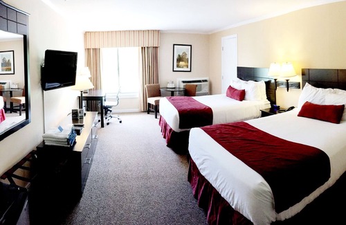 Laconia Hotel | The Margate Resort on Lake Winnipesaukee