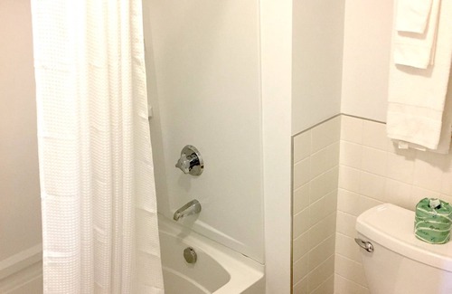 Laconia Hotel | The Margate Resort on Lake Winnipesaukee