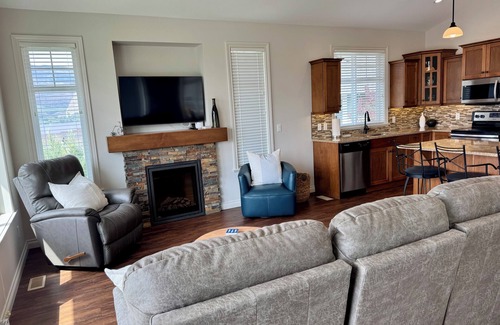 Okanagan-Similkameen Cottage | The Marina View Cottage