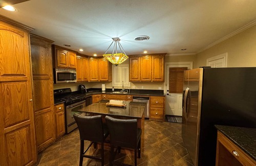 Tech Terrace House | The Matador Cottage Near TTU (Entire Property)