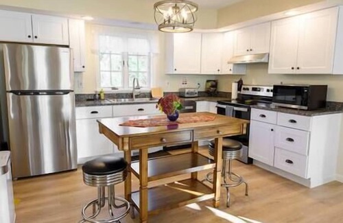 Pepperell House | The Meadows at Kimstead Farm