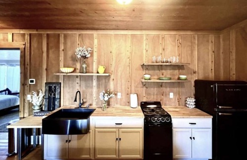 New Harmony Other | “The Mercantile” is a farmhouse style home on Morning Line Ranch.