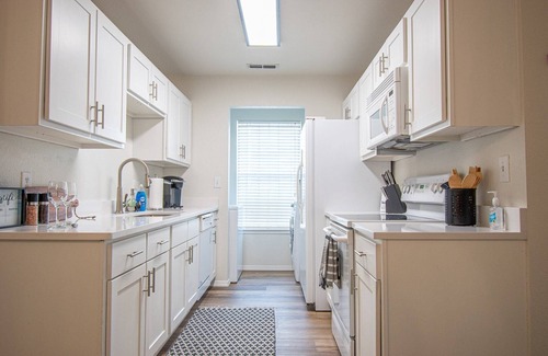 Fayetteville House | The Mimosa - 3 mi to DT Fayetteville and UofA