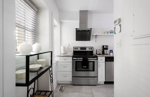 Ansonborough House | The Mod Suite in the Heart of Historic Charleston