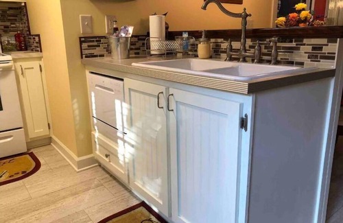 Williamston House | The Model T Suite at Snooze and Cruise Apartments