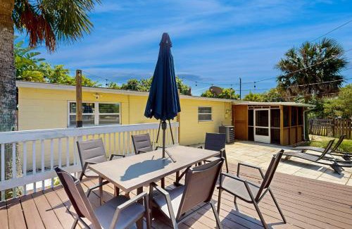 College Green Estates House | The Modern Beach Pad