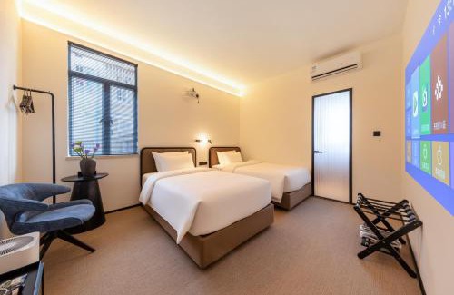 Tianhe Hotel | The Moment Hotel