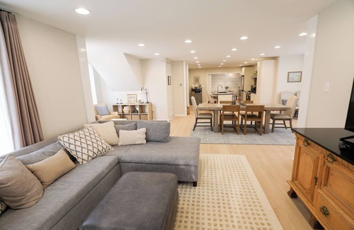 Frankenmuth House | The Montford - Frankenmuth's Premier Downtown Retreat - Entire Home