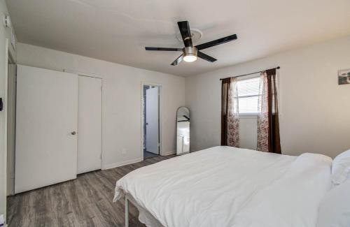Hyde Park Apartment | The Montrose Hideaway