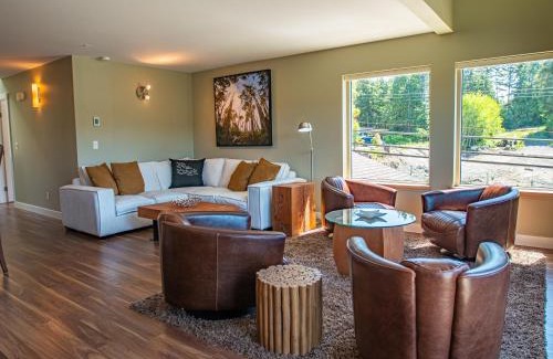 Ucluelet Apartment | The Moorage