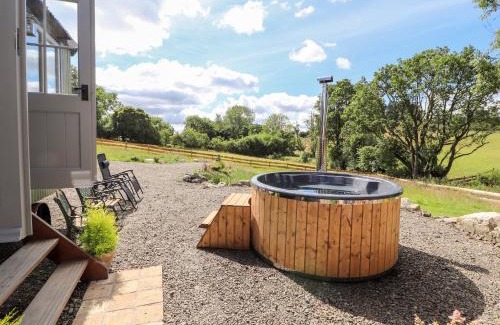Oswestry House | The Moorhen Retreat