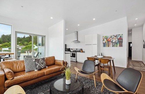 White Salmon Apartment | The Mountain View Penthouse in the heart of downtown White Salmon, loft 18