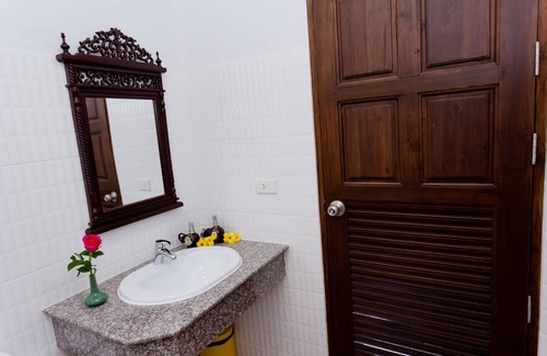 Khuekkhak Hotel | The Mouth Resort