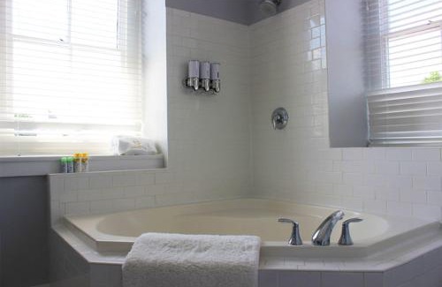 Frenchtown Hotel | The National Hotel