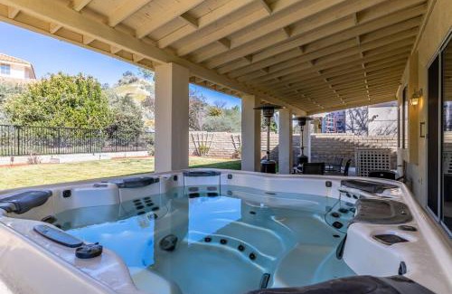 Santa Clarita House | The Nest at Woodside: Lux LA getaway + office/spa