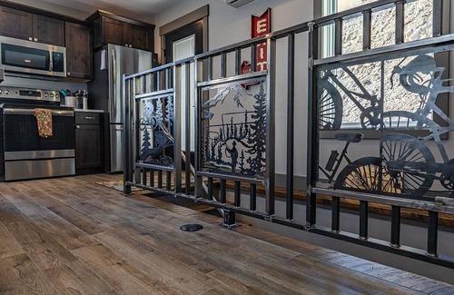 Helena House | The Nest on Main - Walking distance to downtown Helena!