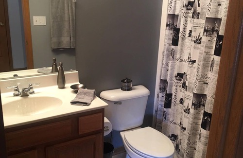 Chicago Ridge Condo | The New SHOW STOPPER Brand new spacious beauty ready to enhance your stay !