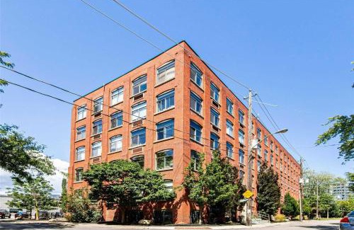 Parkdale Apartment | The Noble Loft