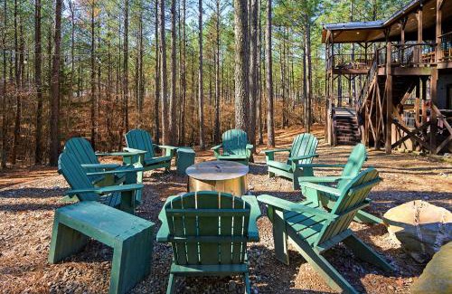 Broken Bow House | The Nomi Lodge - Sleeps 28 - Gorgeous Rustic Cabin, Centrally Located, Tons of Amenities