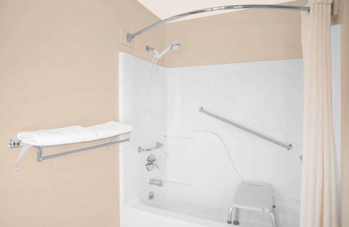 Vernal House | The Non-Smoking King Room