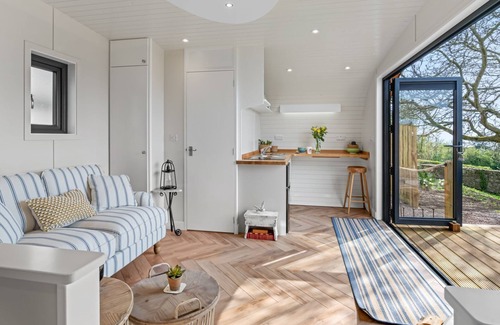 Tidenham Cabin | The Nook - Farm stay with hot tub - Chepstow