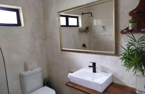 Komani House | The Oak Treehouse BnB Queenstown