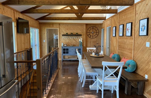 Valentia Cottage | The Oakdene Cottage - hot tub with a lake view!