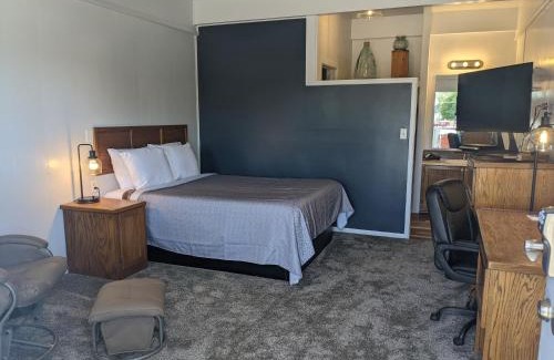 Sterling Hotel | The Oakwood Inn