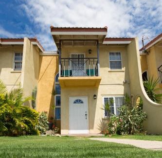 Caribbean Estates House | The Oasis I, Portmore Country Club